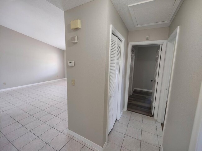 Building Photo - 759 Maderia Ct
