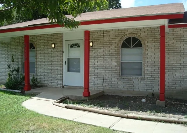 Building Photo - 4530 El Simpatico St