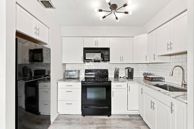 Building Photo - 525 Georgetown Dr