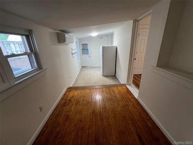 Building Photo - 78 Bayville Ave