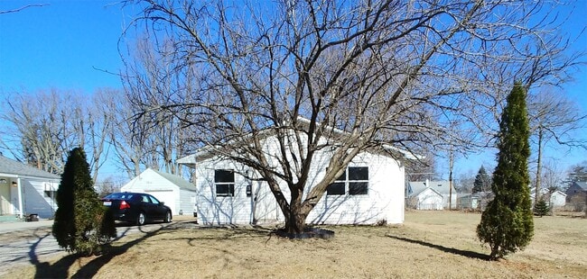 Primary Photo - 2810 Witchwood Dr
