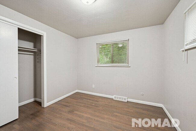 Building Photo - Spacious 5BR House in Aurora