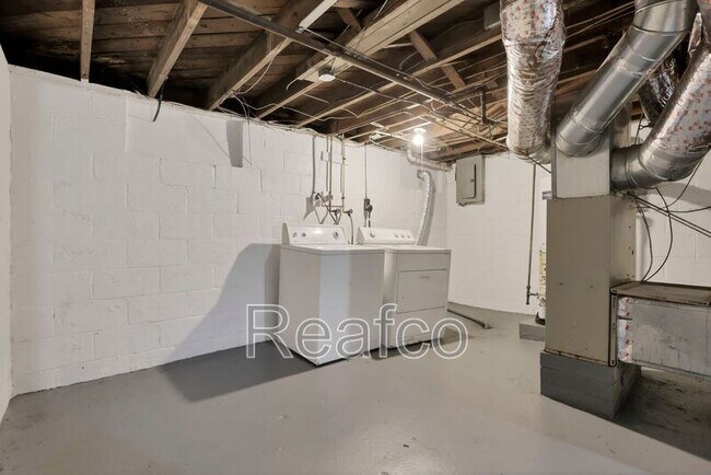 Building Photo - 1753 E Frankfort St
