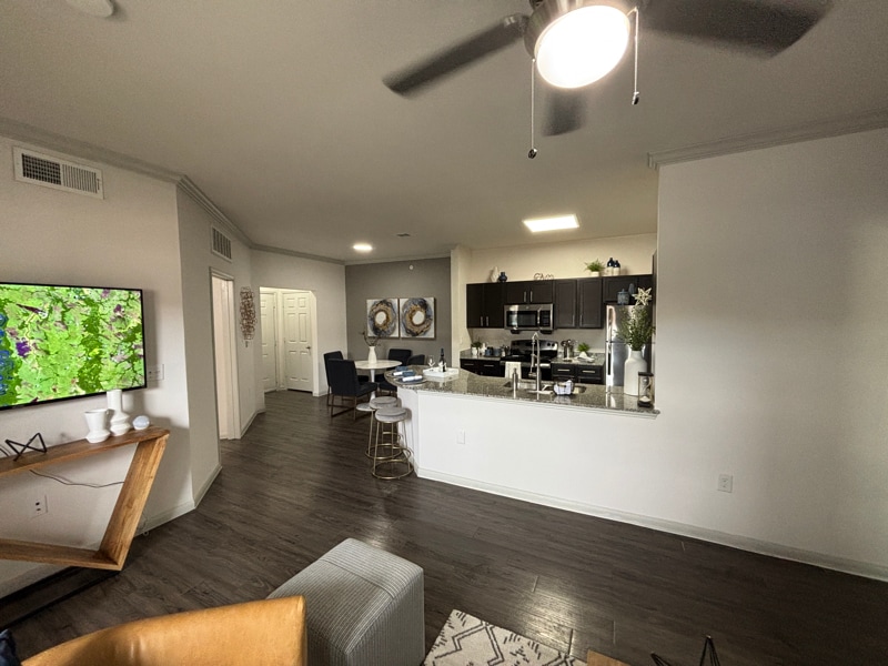 Building Photo - 4624 Cromwell Dr