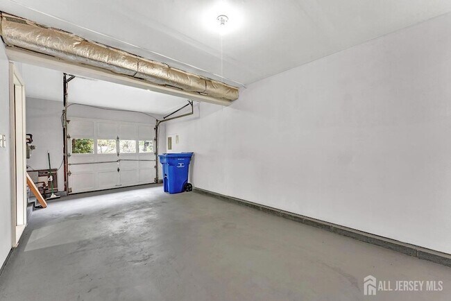 Building Photo - 5 Pelmont Pl