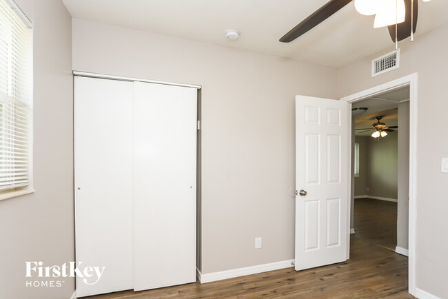 Building Photo - 10759 109th Way