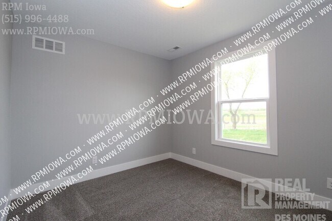 Building Photo - 5374 Destiny Dr