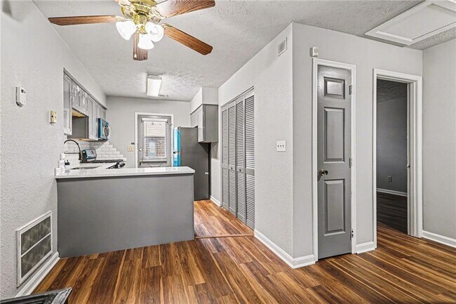 Building Photo - 1205 Natchez Trce SW