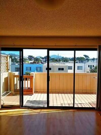 Building Photo - Charming Upstairs Unit in Desirable Parksi...