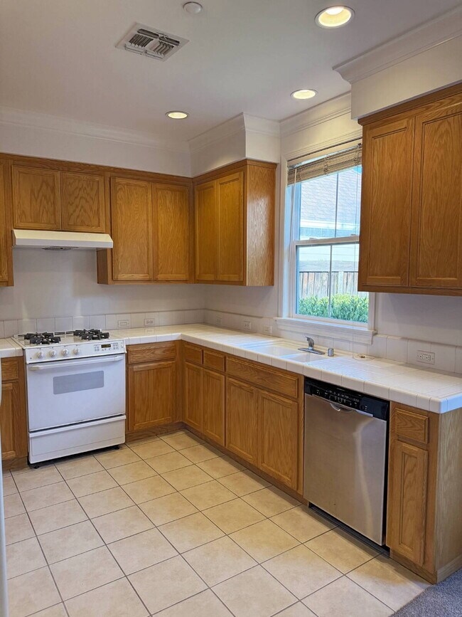 Building Photo - Eastside Sonoma | Single-Level Living Near the Plaza