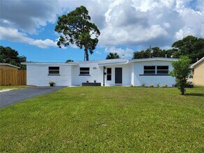 Building Photo - Hampton Dr.