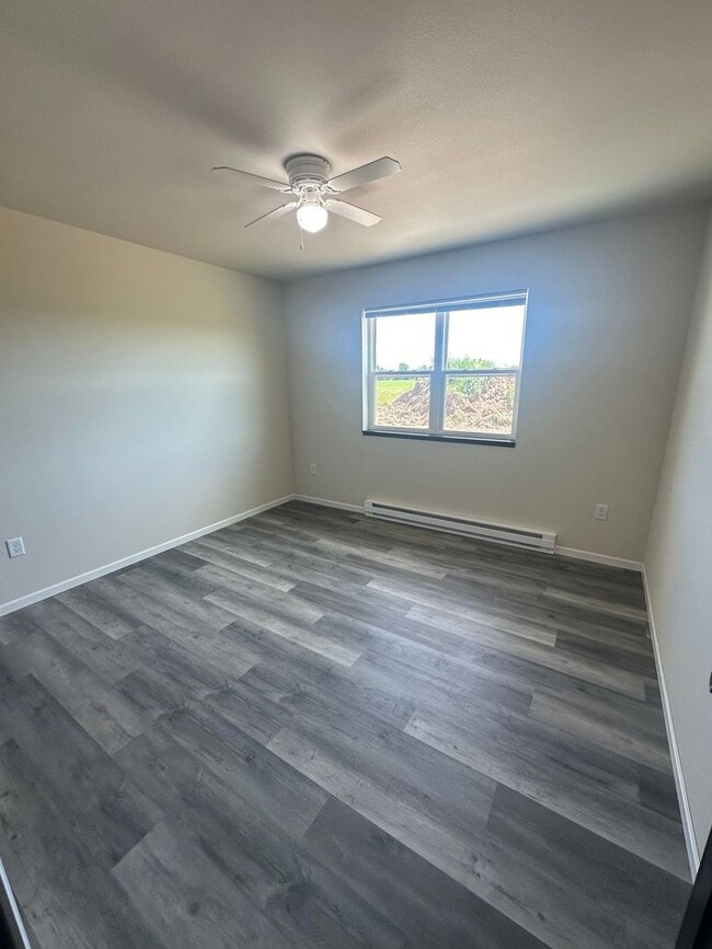 Building Photo - 3 Bedroom Duplex