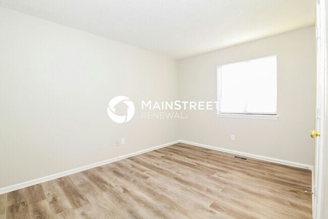 Building Photo - 4 Bedroom Pet-Friendly Home in GRANDVIEW, MO with Main Street Renewal