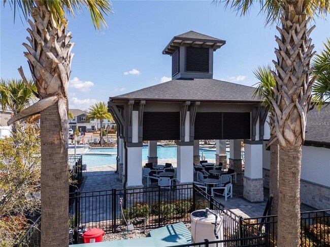 Building Photo - 5090 Shady Pnes Dr