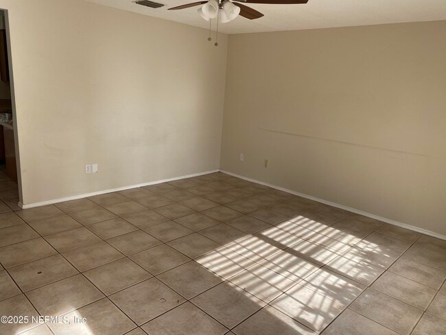 Building Photo - 1643 Rhonda Dr