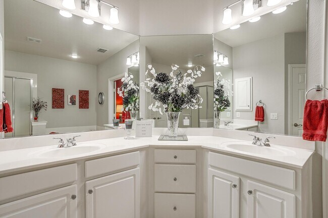 Building Photo - 709 Scenic Ranch Cir