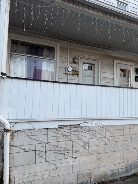 Building Photo - 235 Scott St