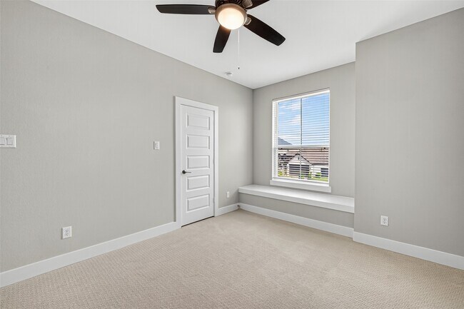 Building Photo - 151 Nightshade St