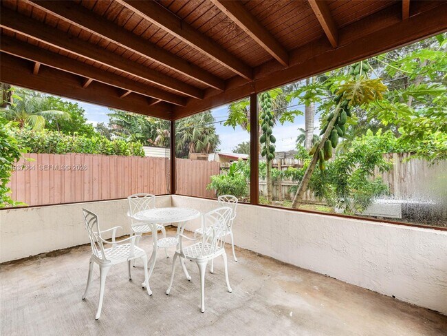 Building Photo - 700 SW 12th St