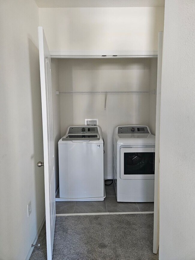 Building Photo - 3 BEDROOM 2 1/2 BATH TOWN HOME COMING SOON