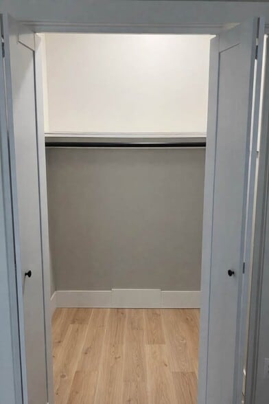 Building Photo - 217 Alexander St