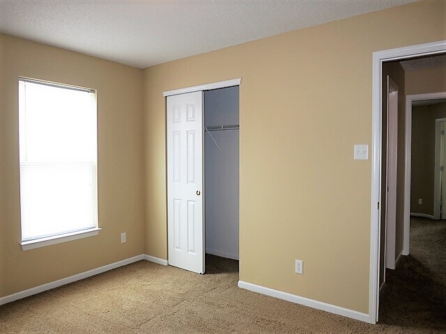 Building Photo - 10395 Carrington Way