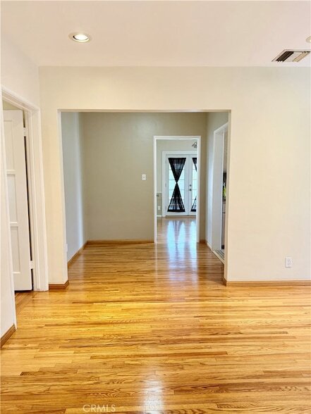 Building Photo - 828 N Pass Ave