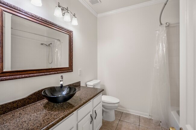 Building Photo - 15 Heron Hollow Ct