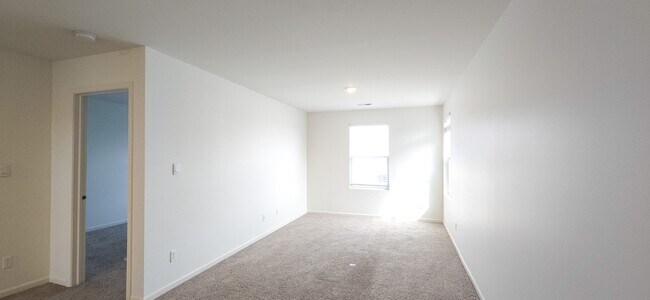 Building Photo - 10438 Morse Pl