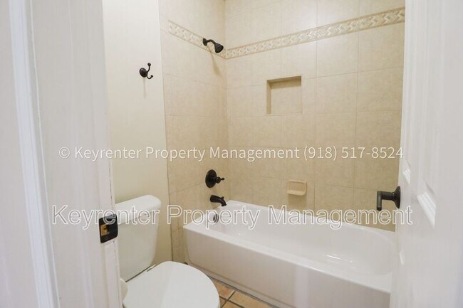 Building Photo - 3702 E 85th Pl