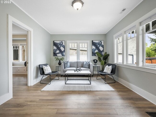 Building Photo - Fabulous Foster