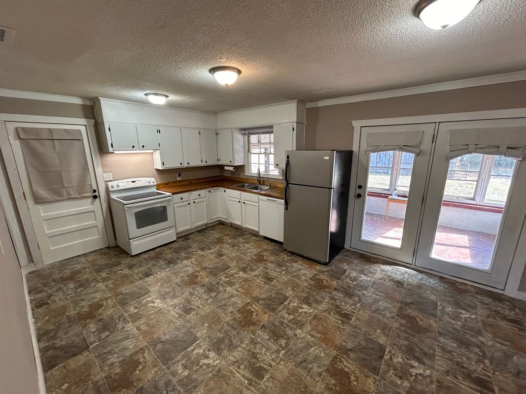 Building Photo - 2886 Harrisburg Rd