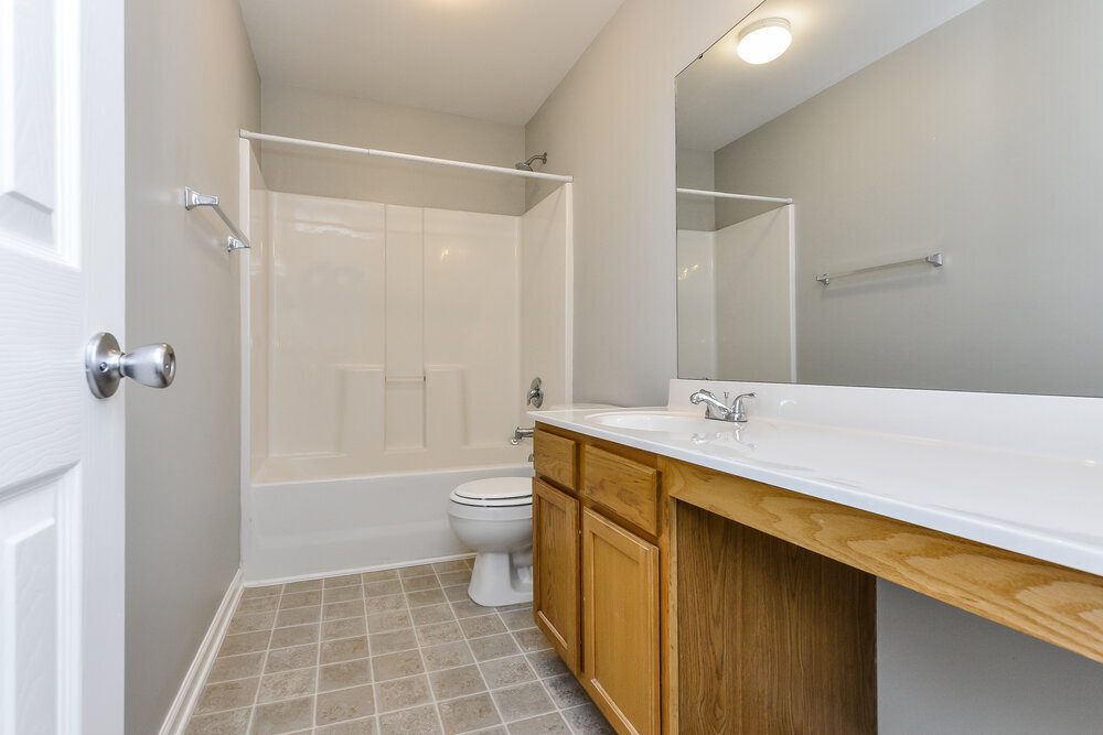 Building Photo - 804 Red Oak Tree Dr