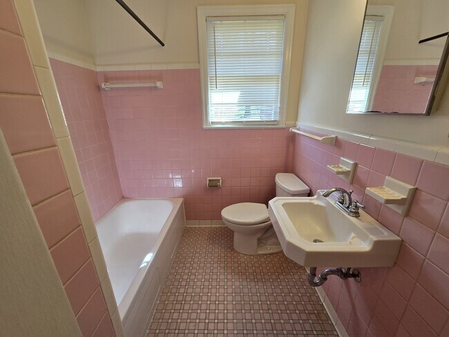 Building Photo - 3432 Princess Ann St