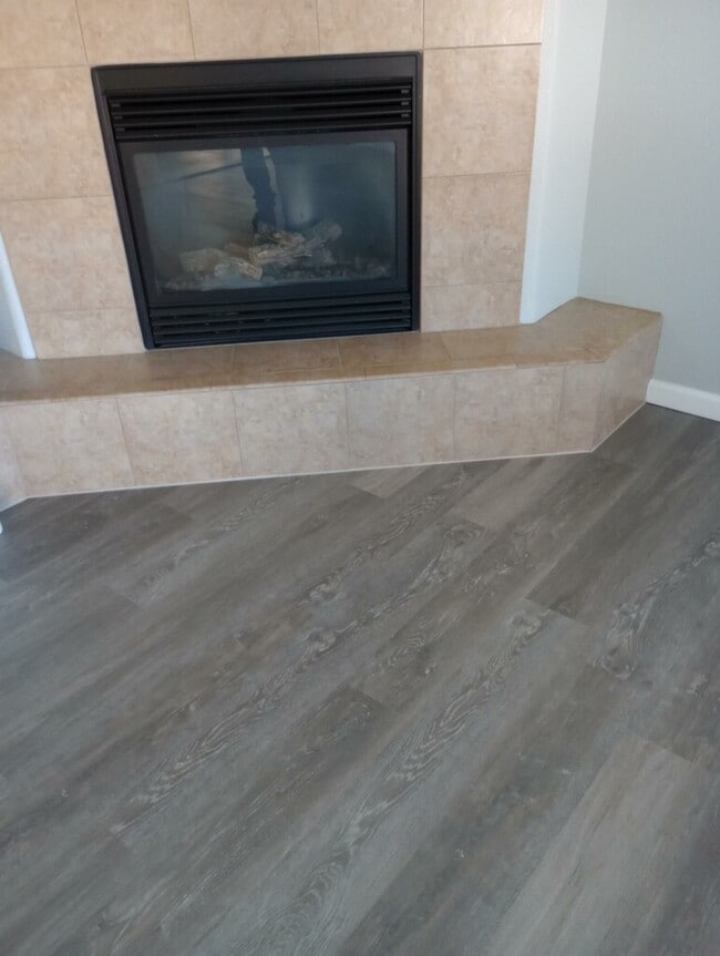 Building Photo - 111 Brassie Ct