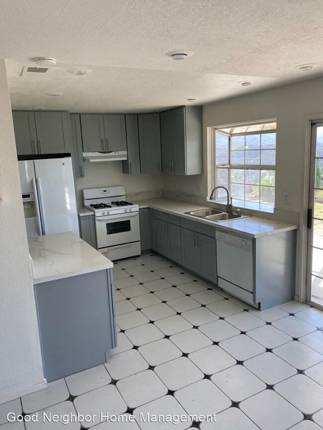 Primary Photo - 4 br, 2.5 bath House - 3807 Via Escuda