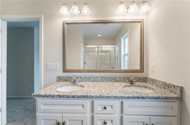 Building Photo - 105 Weaver Way