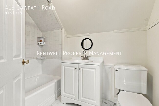 Building Photo - 418 Cowpath Rd