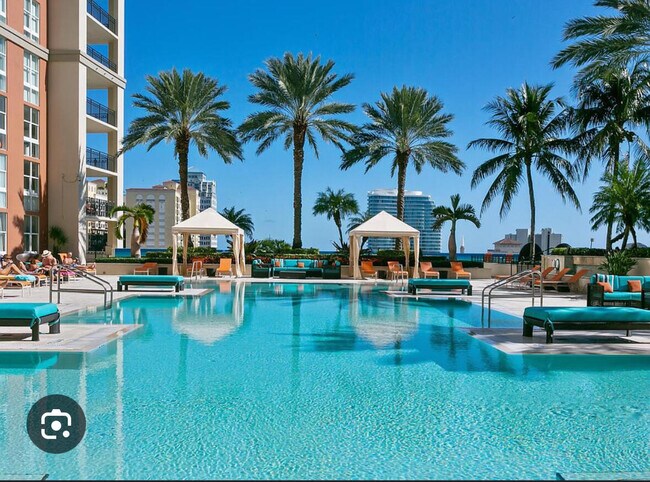 Primary Photo - 550 Okeechobee Blvd