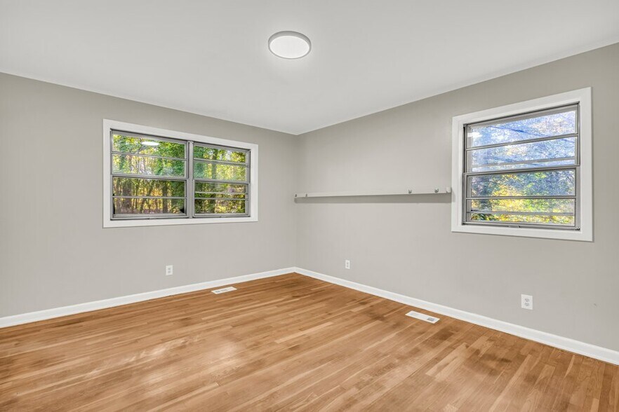 Building Photo - 222 Carr Rd