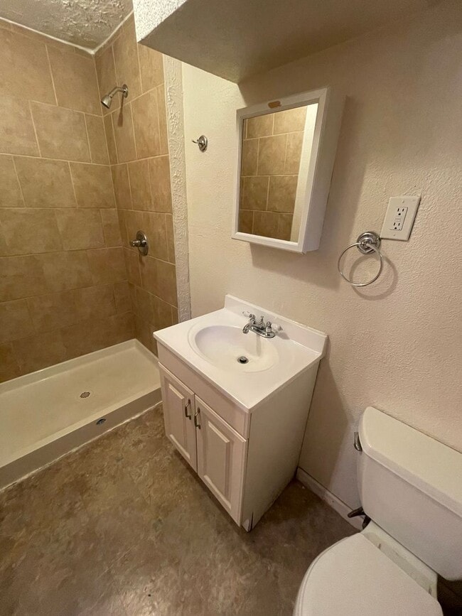 Building Photo - STUDENTS WELCOME! Centrally-Located Ranch Home w/ Fenced Yard and Two-Car Garage