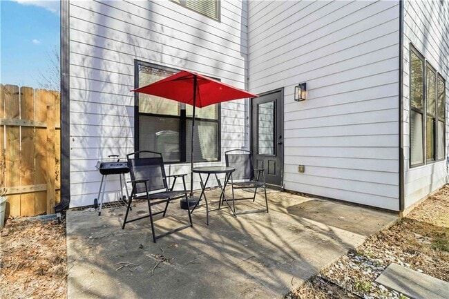 Building Photo - 5675 Falls Landing Dr