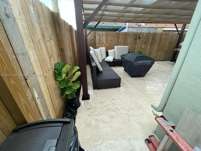 Building Photo - 1149 NW 126th Pl