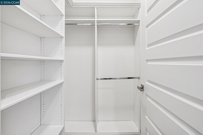 Building Photo - 1756 Cole Ave