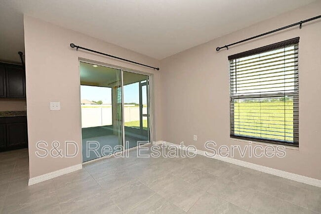 Building Photo - 1563 Swan Lake Cir