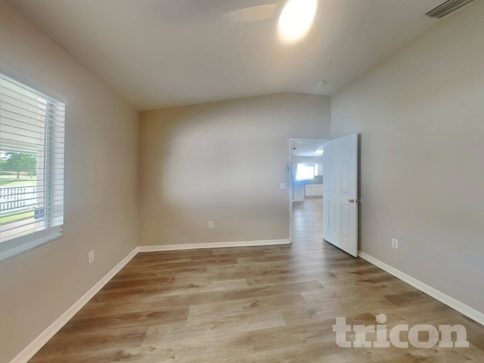 Building Photo - 27909 Breakers Dr