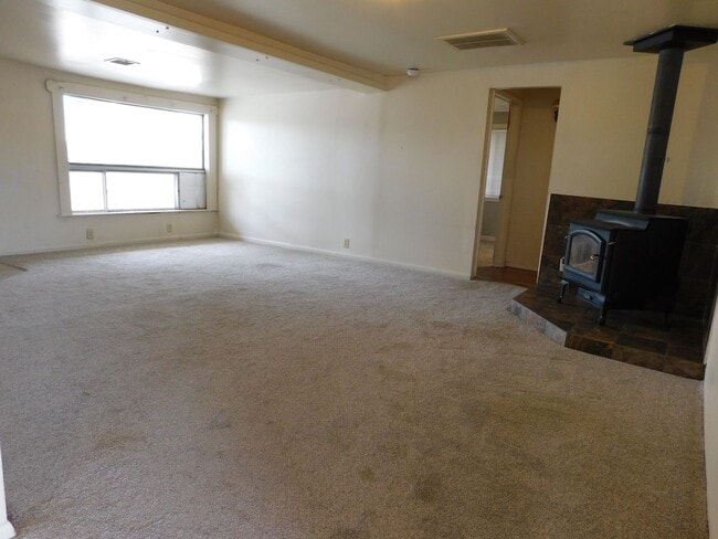 Building Photo - Country Living in Fruita