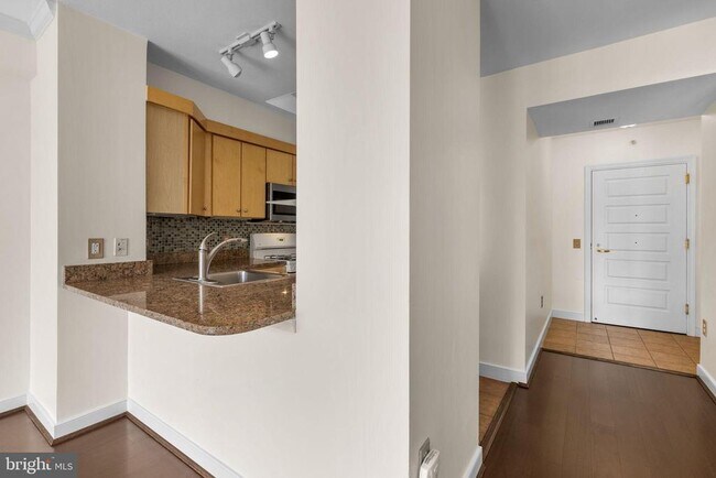 Building Photo - 631 D St NW