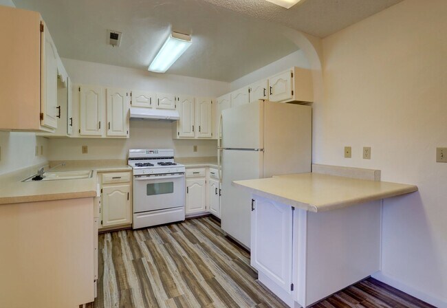 Building Photo - 1298 Tapadero Dr