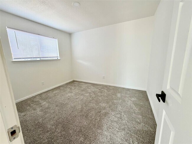 Building Photo - 1504 Parkview Ln